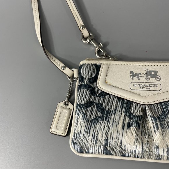Coach CC logo Ombre Cloth Wristlet - Picture 2 of 10